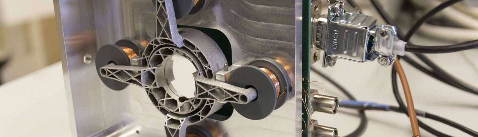 In opdracht van Nikhef werden 20 aluminium gimbals 3D geprint voor de European Gravitational Observatory bij Pisa.